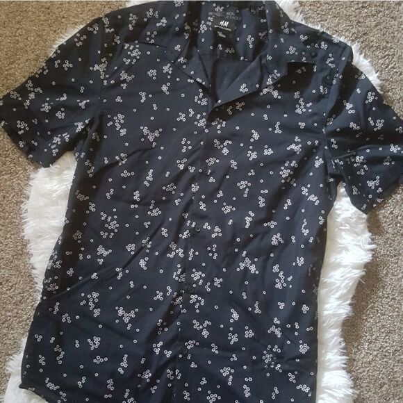 H&M floral button down shirt Size Medium EUC - Picture 1 of 6